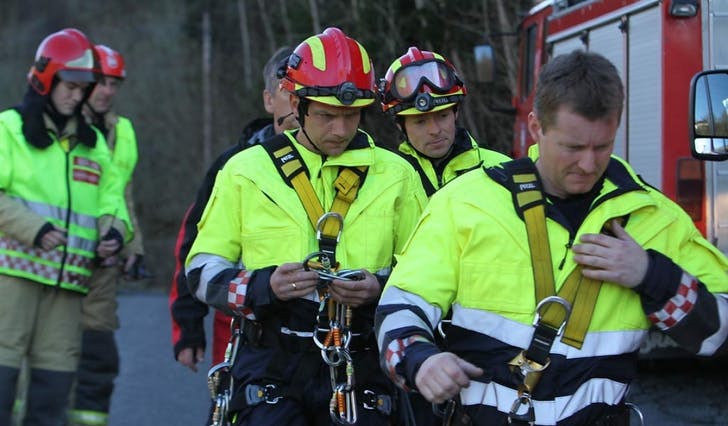 Fana brannstasjon si spesialgruppe på øving med Os brannvesen i 2014. (Arkivfoto: Kjetil Vasby Bruarøy)