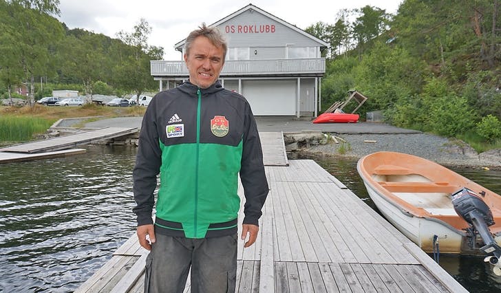 Eirik Vevatne er rosjef i Os Roklubb. No er han og klubben uroa over kva utviklinga i Sigurdsvikjo. (Foto: Kjetil Osablod Grønvigh)