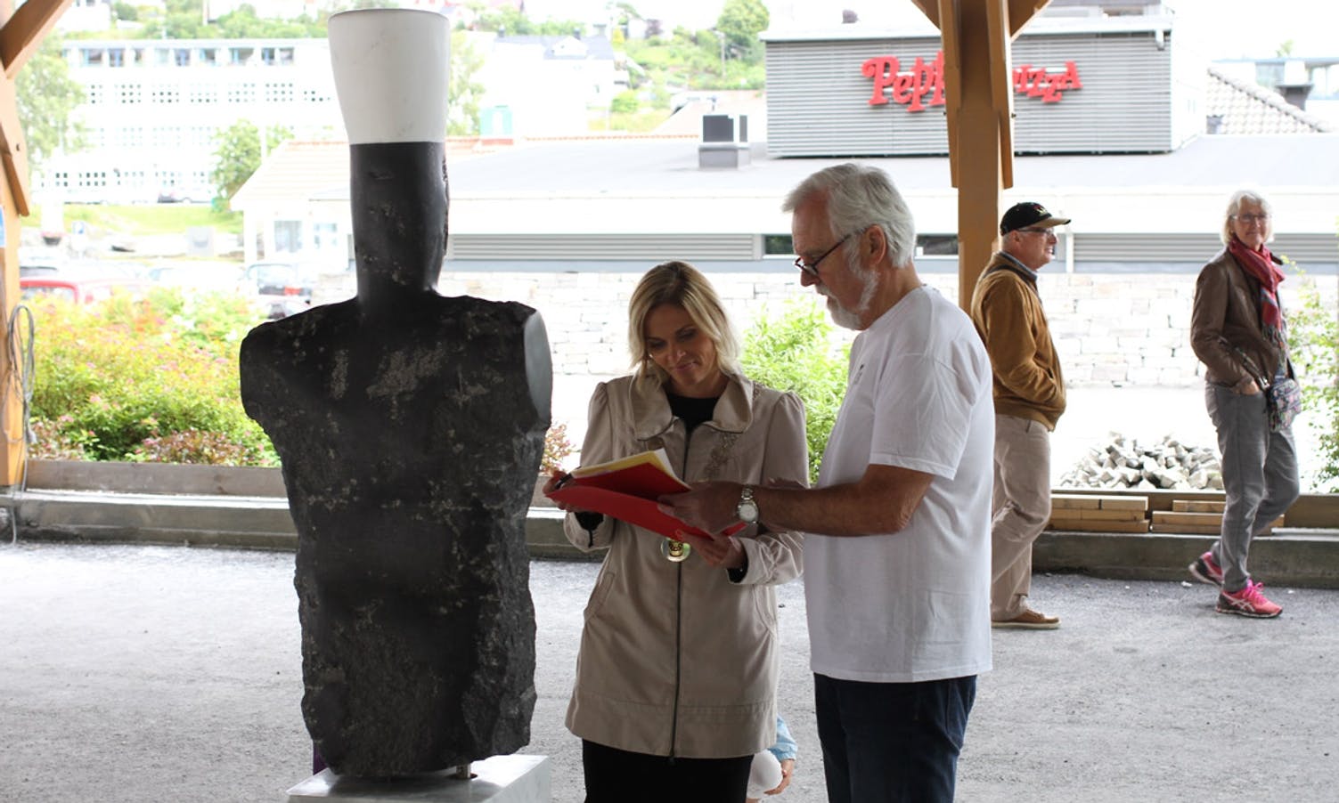 Os kommune har utvida skulptursamlinga si (foto: AH)