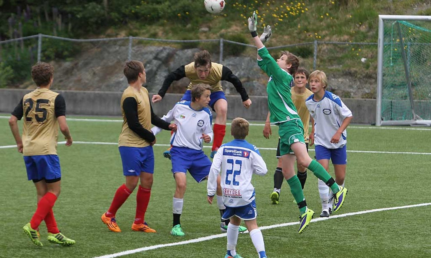 Bergen sør set her inn 5-0 i semifinalen. I finalen vann dei 3-0 over Vard.  (Foto: KVB)