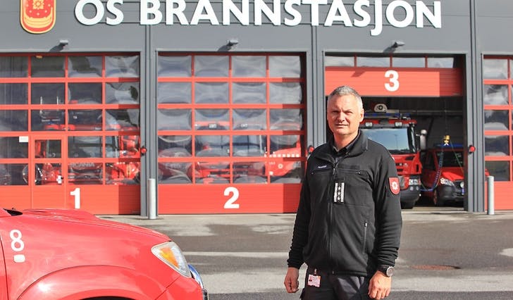 Eivind Hovden overtok som brannsjef i Os måndag 19. august. (Foto: Kjetil Vasby Bruarøy)