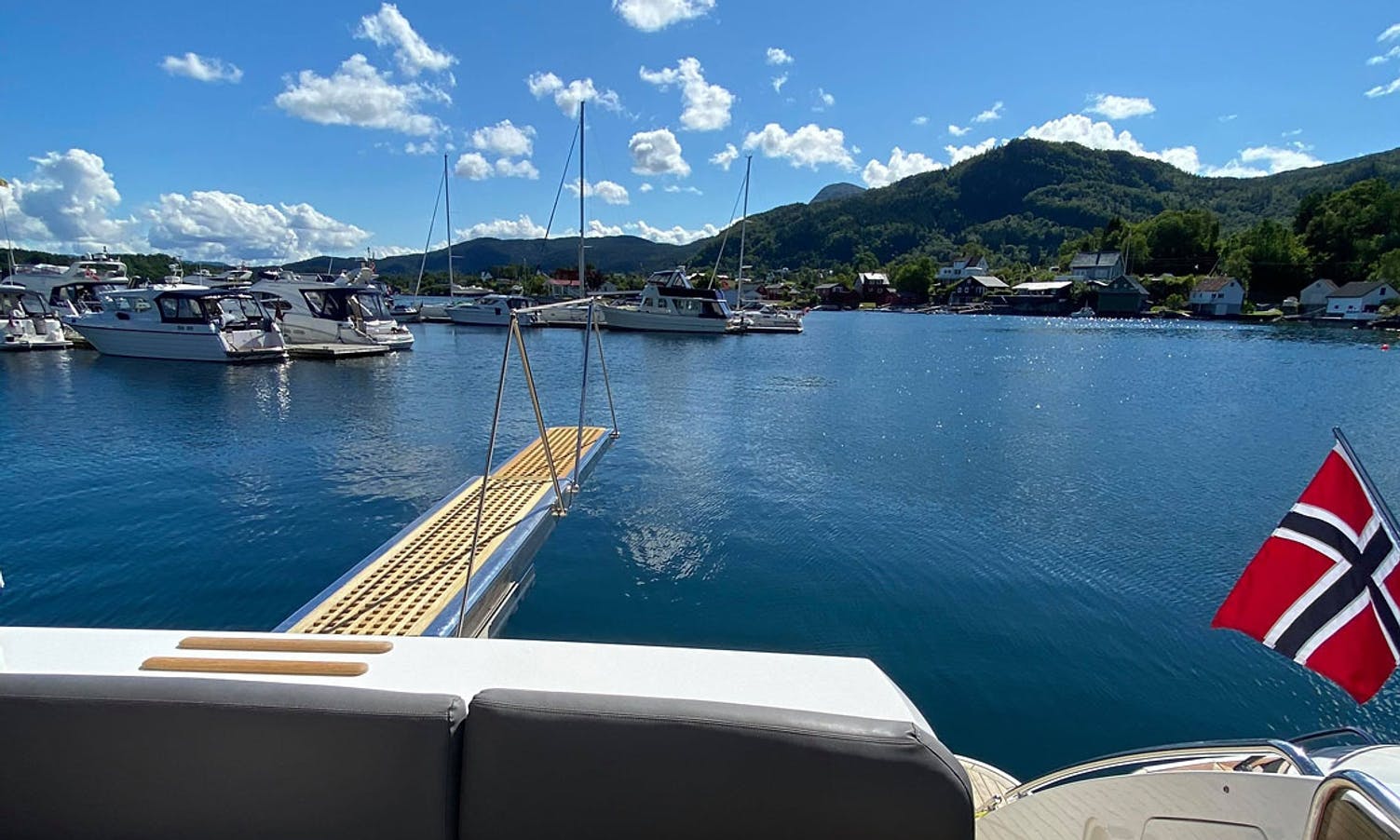 På gode dagar, som i går, ligg det over 60 båtar i Våge gjestehamn. (Foto: Bergen Marinesenter)