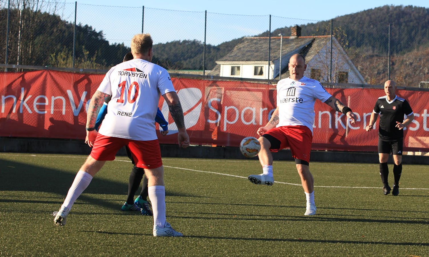 På nabobanen fekk Fredrikstad ein tøff start mot Frelsesarmeen Bergen. (Foto: KVB)