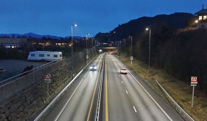 Her, ved fletting på E39 retning Halhjem, er det ofte fartskontroll. (Arkivfoto: Kjetil Vasby Bruarøy)