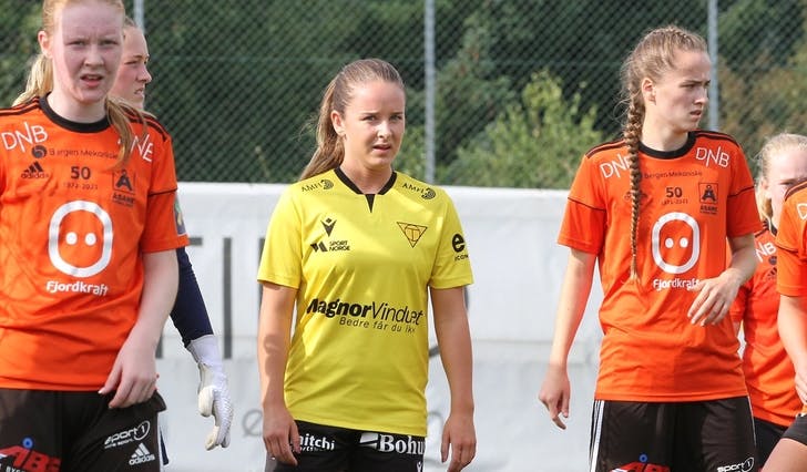 Lenea Hjelle Fløsyand, her mot Åsane 2 i førre heimekamp, skåra kampens første fredag kveld. (Foto: Kjetil Vasby Bruarøy)