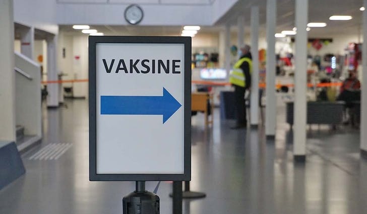 Onsdag var siste massevaksinasjon, i romjula får det effektive vaksineteamet fri. (Foto: Kjetil Vasby Bruarøy)