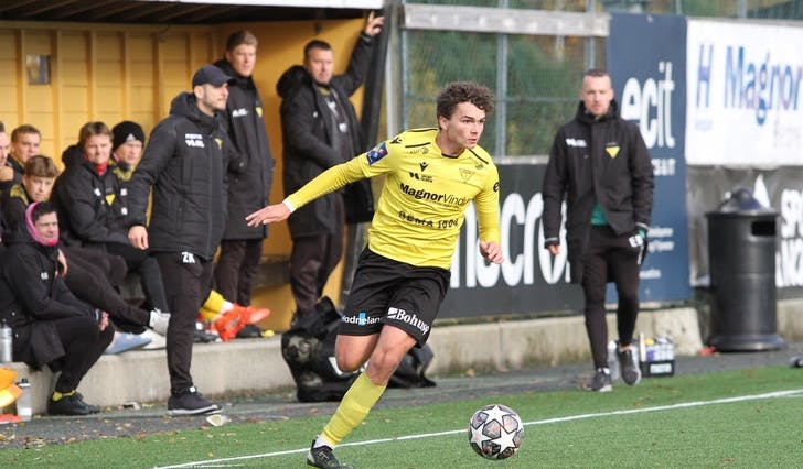 Det unge lokale talentet Kristoffer Røttingen forlet Os. Her mot Sandviken i fjorårets siste heimekamp. (Foto: KVB)