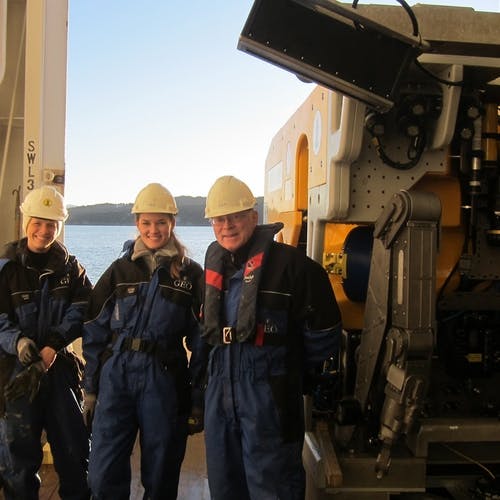 Heidi Kjennbakken, Mari Bruvik Nieuwenhuizen og Haflidi Haflidason om bord på forskingsfartøyet Geo Sars (foto: SVV)