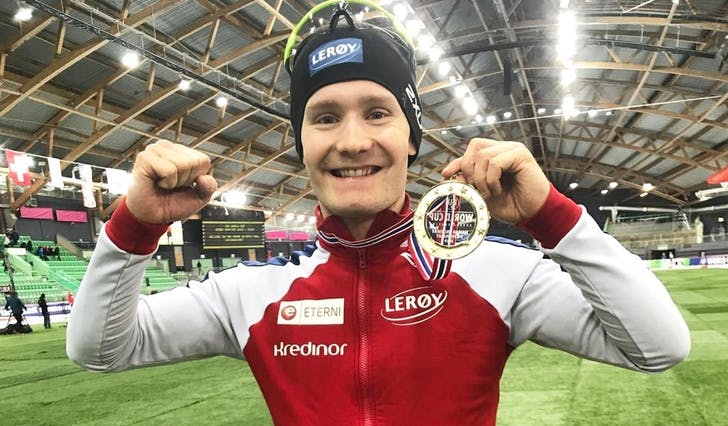 Sverre, her med gullmedalje på 5000 meter i Inzell i 2019. (Foto: Kjetil Vasby Bruarøy)