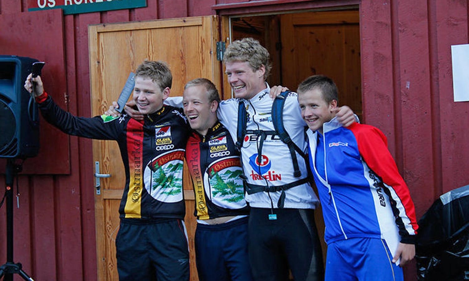 Snilstveit (nr to frå høgre) og Blummenfelt (t.h.) etter Os Triathlon i 2010. (Foto: Andris Hamre, Midtsiden)