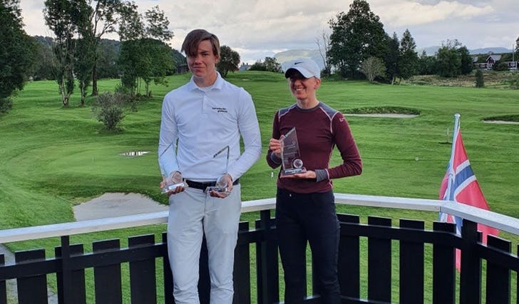 Nils Gunnar Holemark og Solveig Helgesen vann årets klubbmeisterskap i golf. Foto: Bjarte Wiberg.