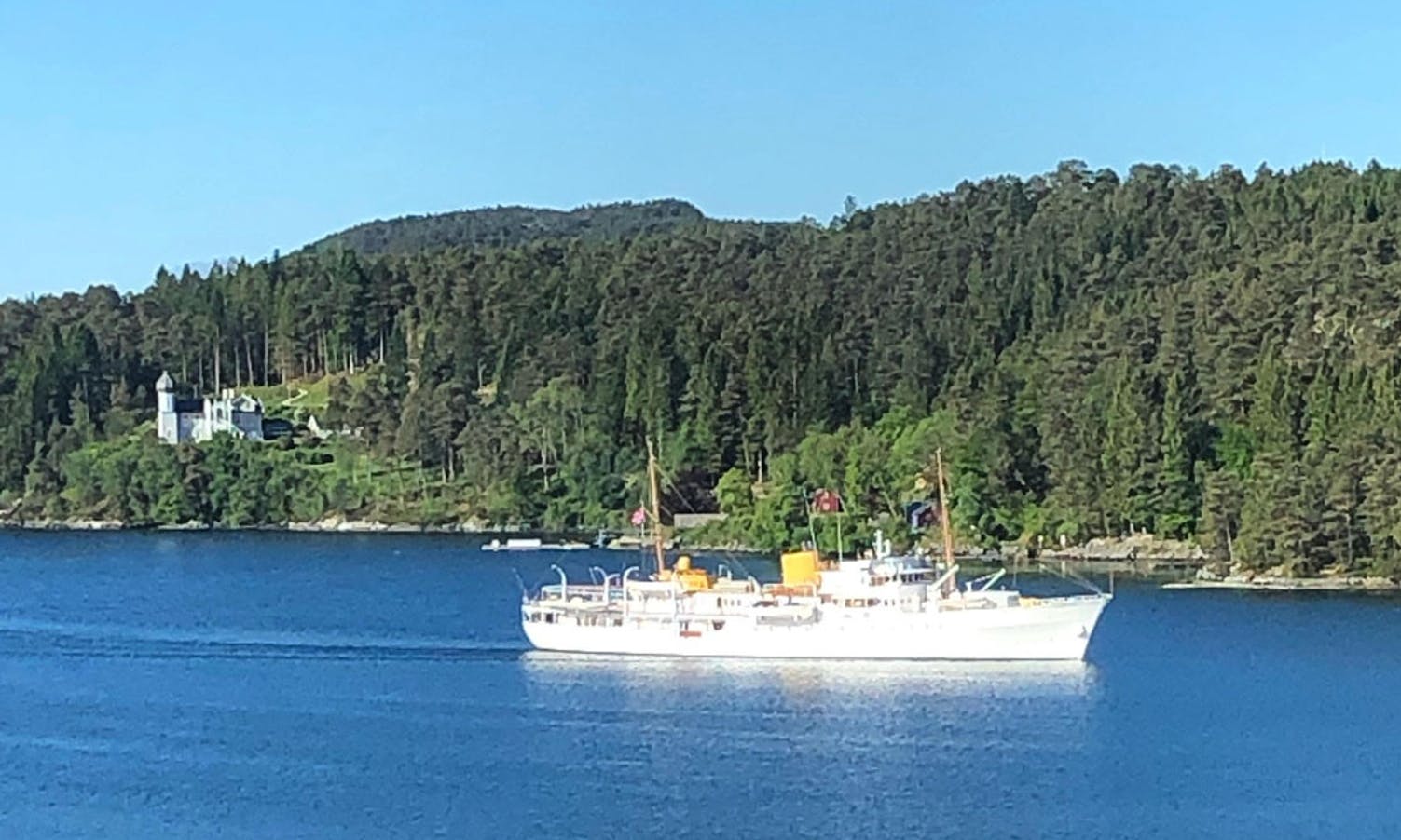 KS «Norge» segla forbi Lysøen