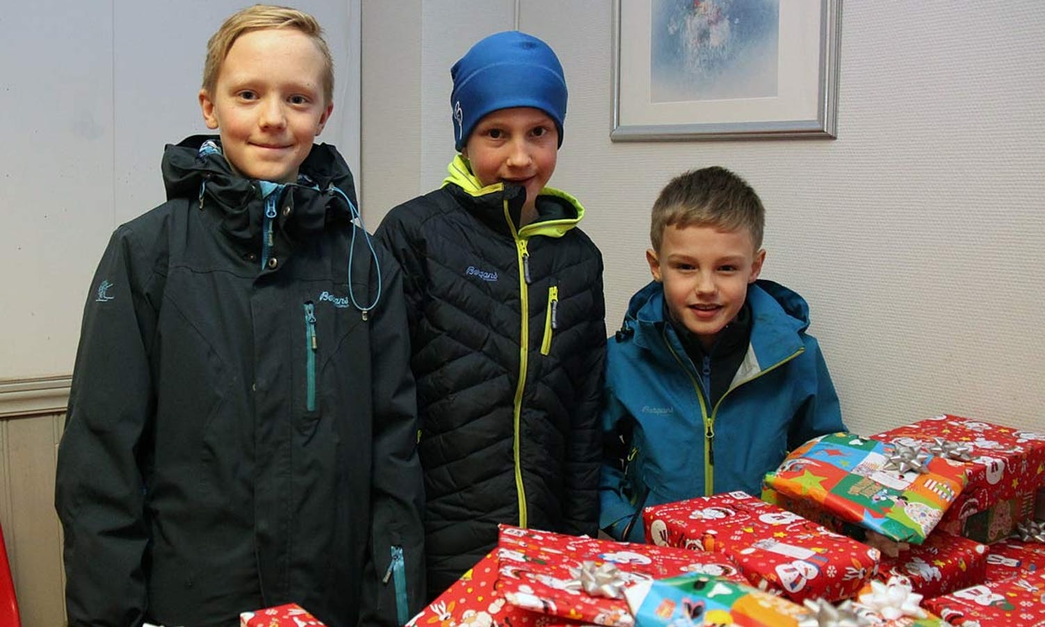 Gutane, Jonas, Fabian og Henrik, var ivrige deltakarar i pantinga. – Vi fant flasker for 740 kroner berre i vår garasje, fortel Henrik stolt.
