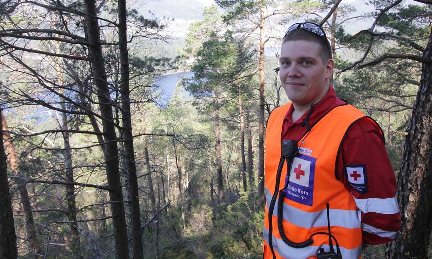 Kenneth Carslon på vakt for Os Røde Kors hjelpekorps. (Foto: KVB)