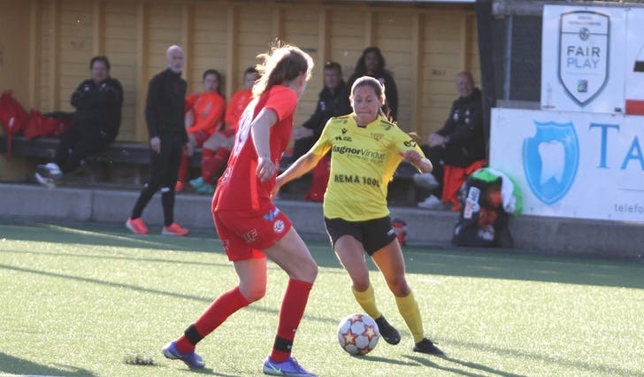 Malin Solstrand Ludvigsen, her i serieopninga, blei matchvinnar borte mot Stord i går. (Foto: Kjetil Vasby Bruarøy)