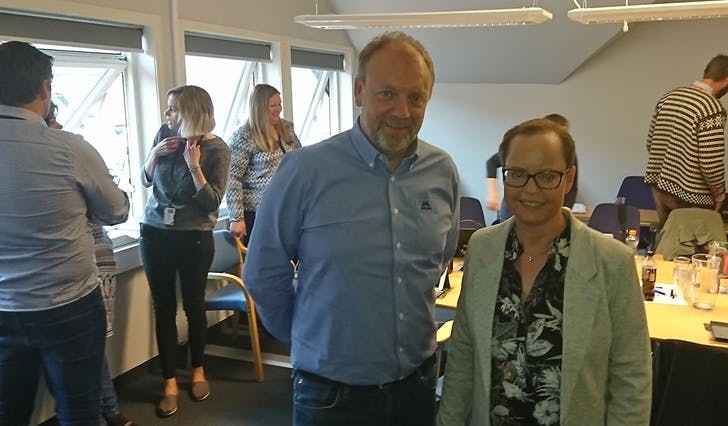Nils-Petter Borge og Line Rye i dagens møte i Os formannskap. (Foto: Andris Hamre)