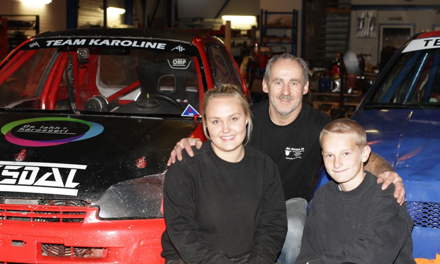 Teamleiar og mekaniker, morfar Håvard, saman med Karoline og Kristian.  (Foto: Kjetil Vasby Bruarøy)