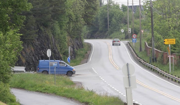 Krysset mellom Lepsøyvegen og E39 Halhjemsvegen. Bilane på bildet har ikkje noko med dagens kontroll å gjera. (Arkivfoto: Kjetil Vasby Bruarøy)