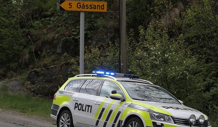 Ulykka skjedde ved avkøyrsla mot Gåssand frå E39 Byvegen. (Foto: Kjetil Vasby Bruarøy)