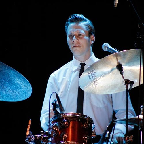 Anders Fretheim på trommer (foto: Andris Hamre)