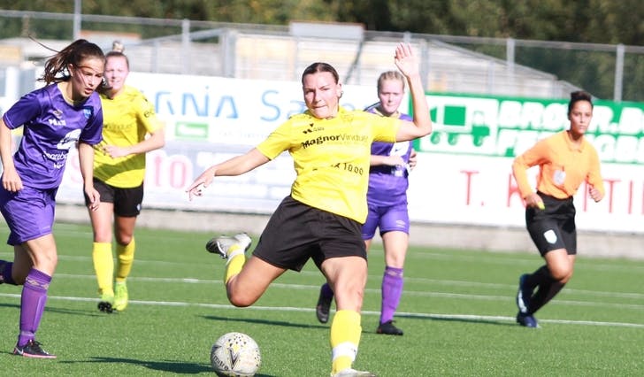 Ingeborg Sundal Ljostveit, her i serieopninga, skåra to mot Fana i går og to mot Bremnes onsdag. (Foto: Kjetil Vasby Bruarøy)