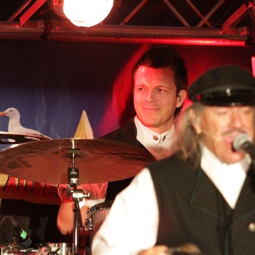 Espen Vågstøl på trommer. (Foto: KVB)