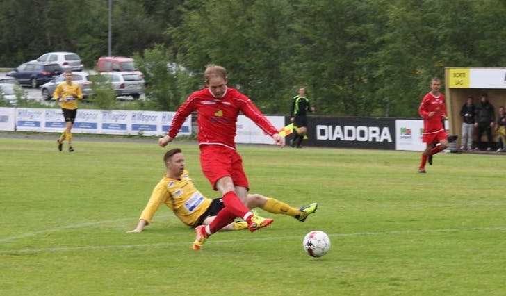Remi Lindborg sette inn 3-0-målet til Søre Neset tidleg i 2. omgang. (Foto: Kjetil Vasby Bruarøy)