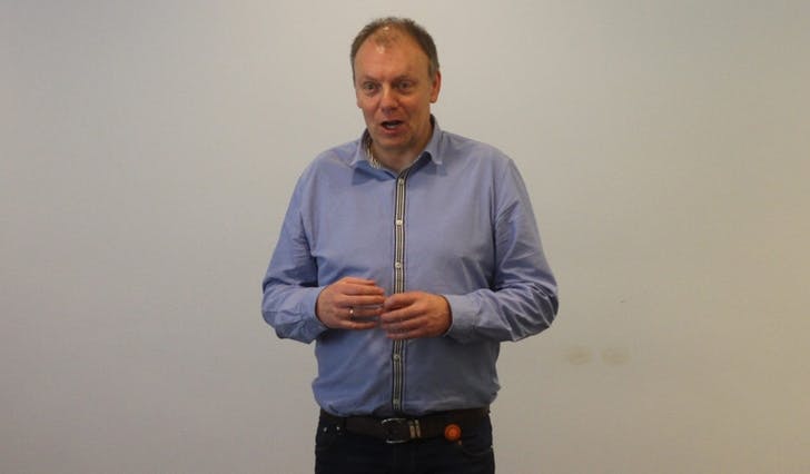 Kommunalsjef Nils-Petter Borge orienterte om arbeidet på flyktningeområdet (Foto: Andris Hamre)