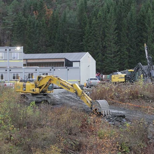 Det er bygd ny anleggsveg ned til Svegatjørn. (Foto: KVB)