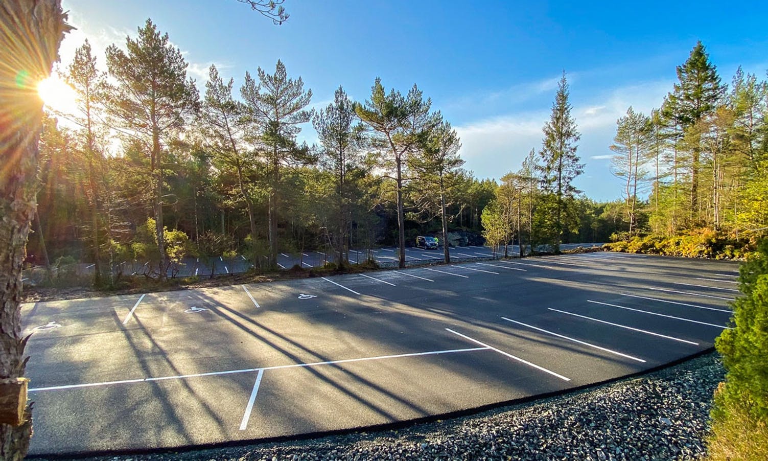 110 asfalterte parkeringsplassar i Ervikane