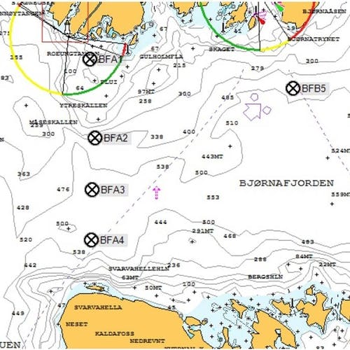 Mastene er plasserte i Øyane og på Skarvhelleholmen. (Kart: Statens vegvesen)