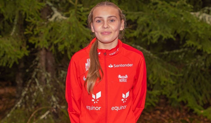 Hun har lenge vært et lovende fotballtalent, nå har Nora Blindheim Nøss vært på sin aller første landslagssamling. (Foto: NFF)