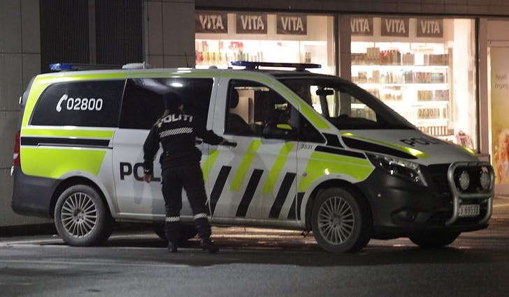 Politiet fekk melding om funn av moped under ein presenning på AMFI Os i går. (Arkivfoto: Kjetil Vasby Bruarøy)