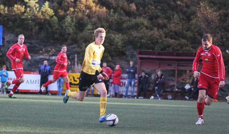 Roar Vestbø, her frå bortekampen i haust, sette inn 1-0 i kampen som enda med 5-2-siger over Søre Neset i går. (Foto: KVB)