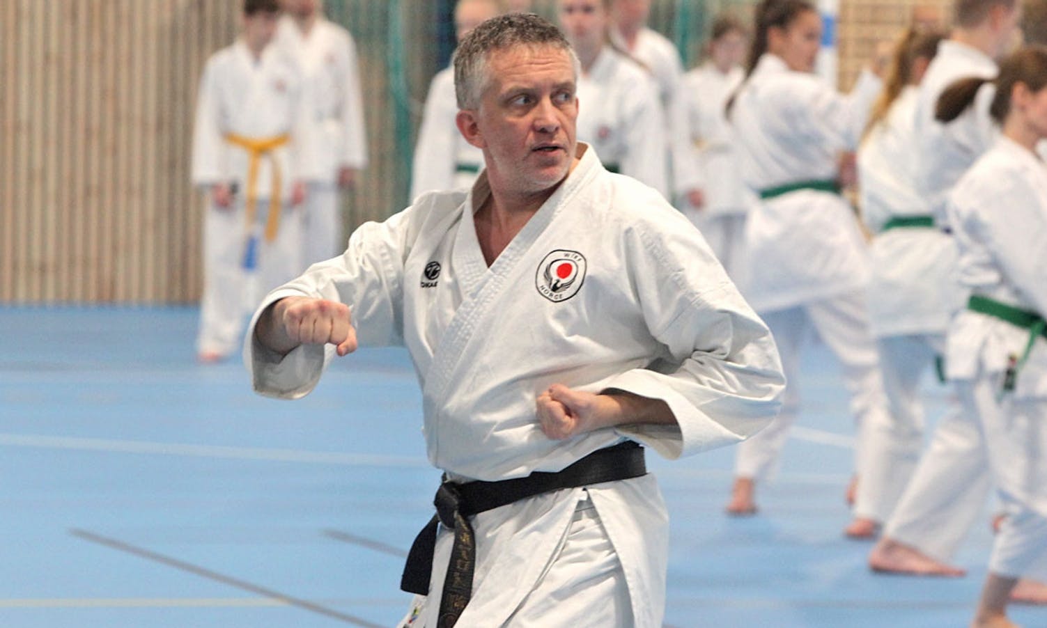 Sette opp online karatetrening - fekk påmeldingar frå Finland og Irland