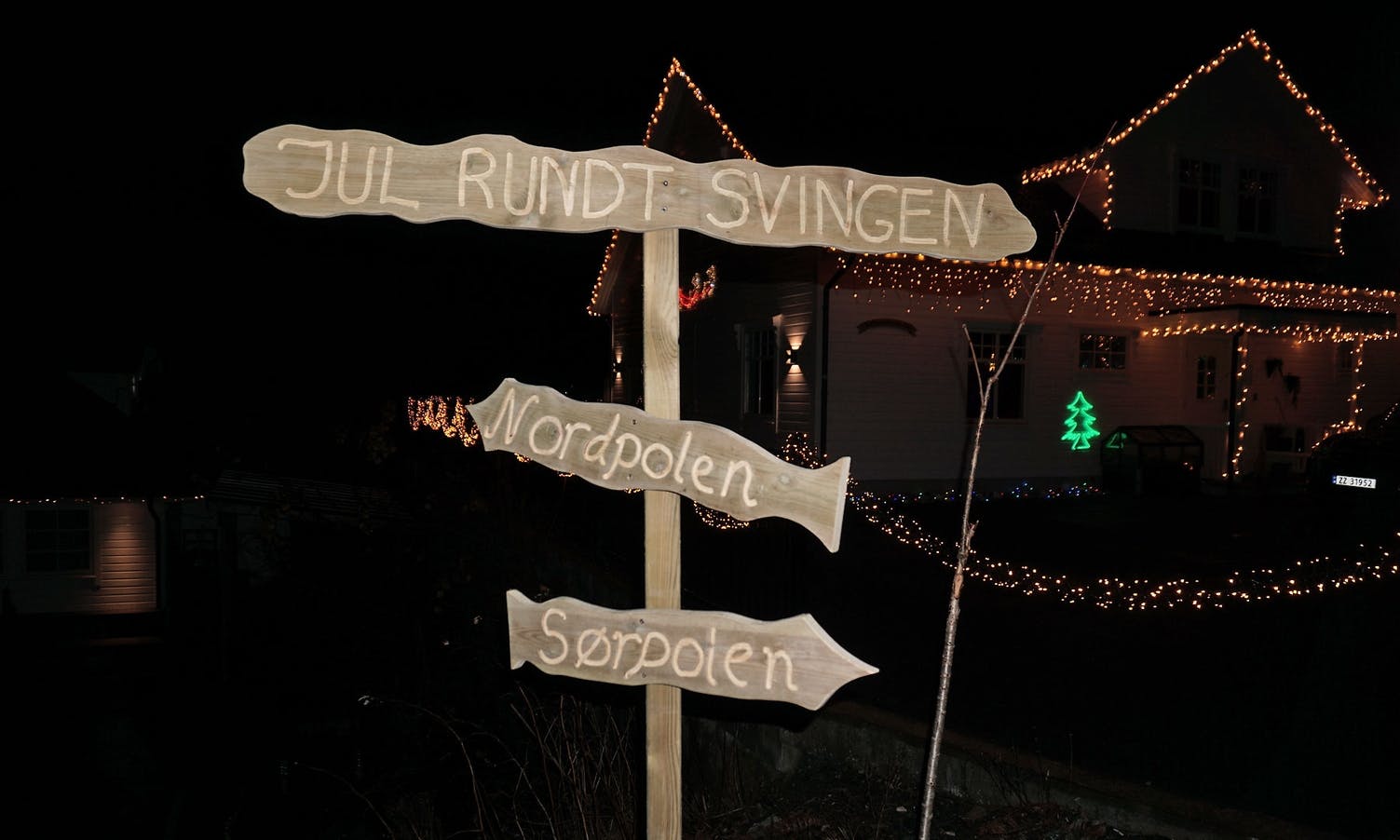 Arrangørane stiller i år med nytt lydanlegg, nytt skilt frå Os vgs og endå meir julelys i gata. (Foto: KVB)