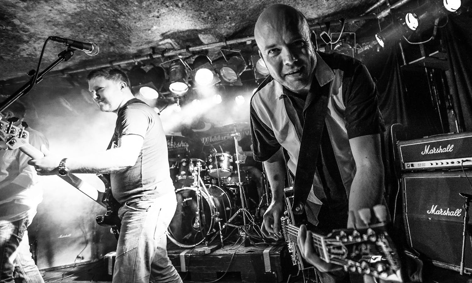 Asle Bentzen på Garage. T.v. bassist Anders Dale. (Foto: Stig Pallesen)