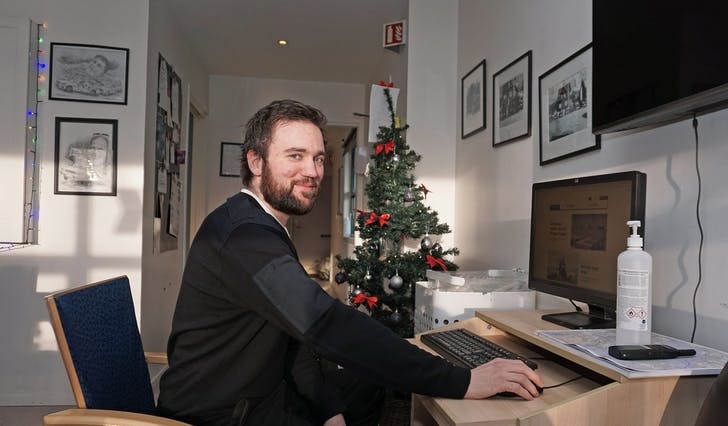 Øystein Flint har køyrd drosje julaftan dei siste åra, også i år. (Foto: Kjetil Vasby Bruarøy)