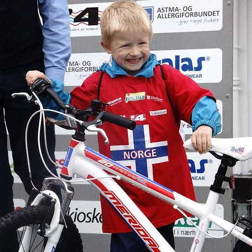 Jonathan Nyhamn Olsen vann Merida-sykkelen. (Foto: Henrik Mjelva)
