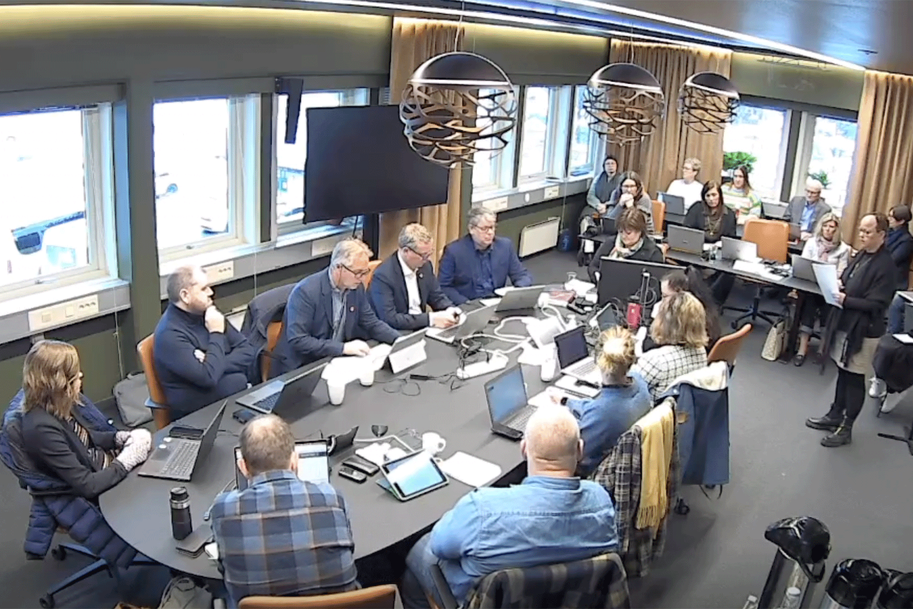 Kommunalsjef Line Rye i formannskapsmøtet i dag. (Foto: Kommune-TV)