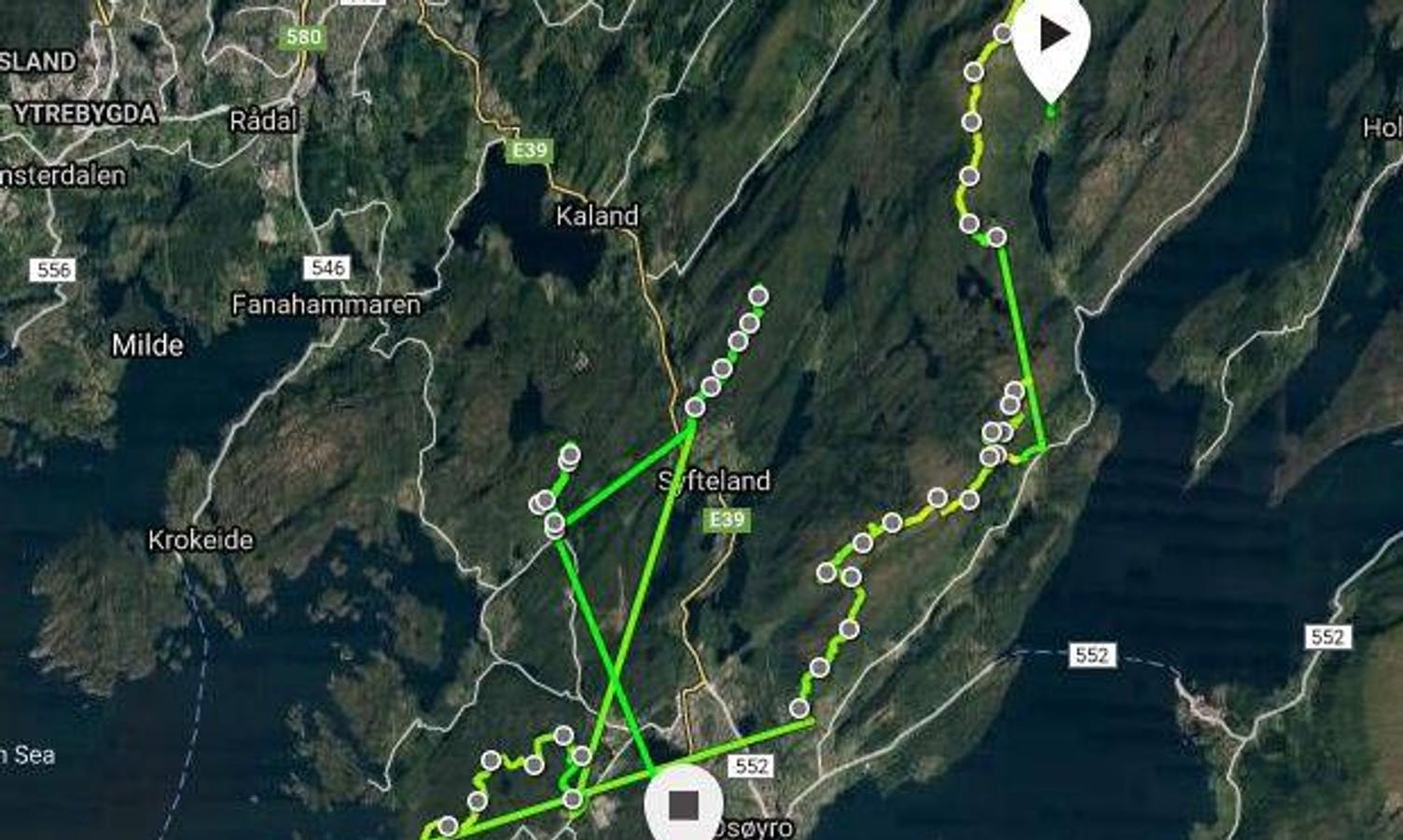 Er Trond Ove den første som har tatt alle 18 fjella i Osbygda på éin dag. (Kart: Suunto)