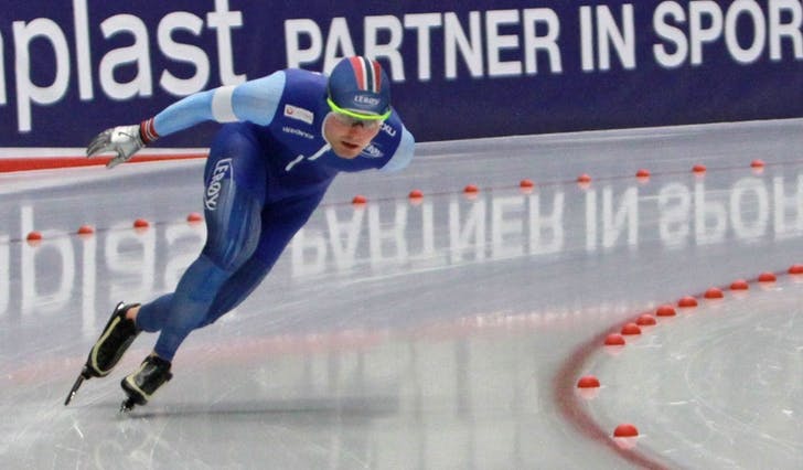 Sverre Lunde Pedersen kom seg på isen igjen trass ulykka i mai. (Arkivfoto: Kjetil Osablod Grønvigh)