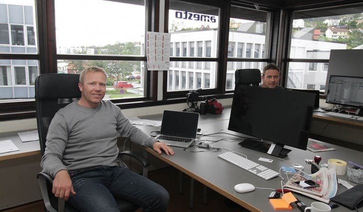 Tor-André Skeie og kollega Stig Eilef Lund på det nye kjedekontoret i Os sentrum. (Foto: KVB)