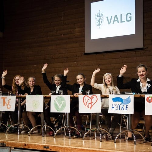 Val 2015 - Nore Neset barneskule. (Foto: Ørjan Håland)