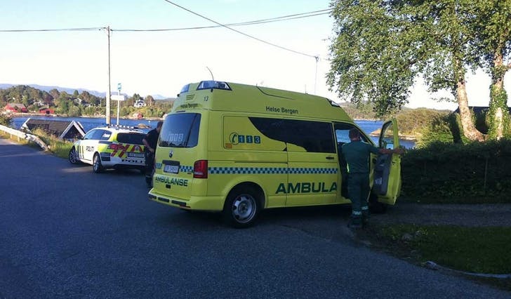 Ambulanse, legevakt og politi rykte ut på meldinga (foto: Kjetil Vasby Bruarøy)
