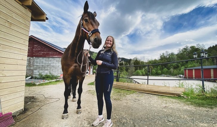 Anne Mathilde Reimer Haga og hesten Treldegårds Sensasion har ein spesiell kjemi. (Foto: Ørjan Håland)