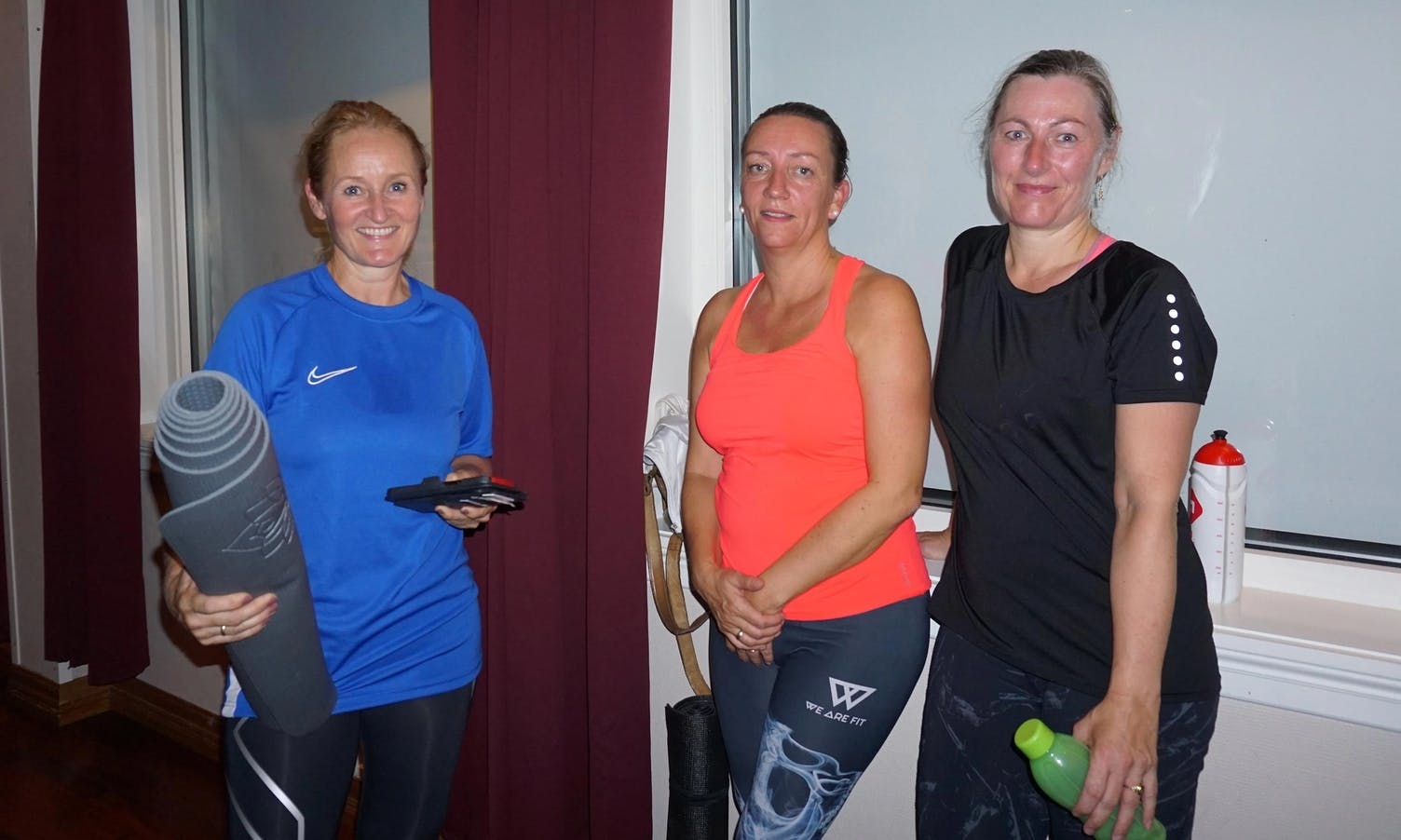F.v.: Sonja, Rebekka og Wenche er nøgd med korleis Marianne får dei til å yta. (Foto: KVB)