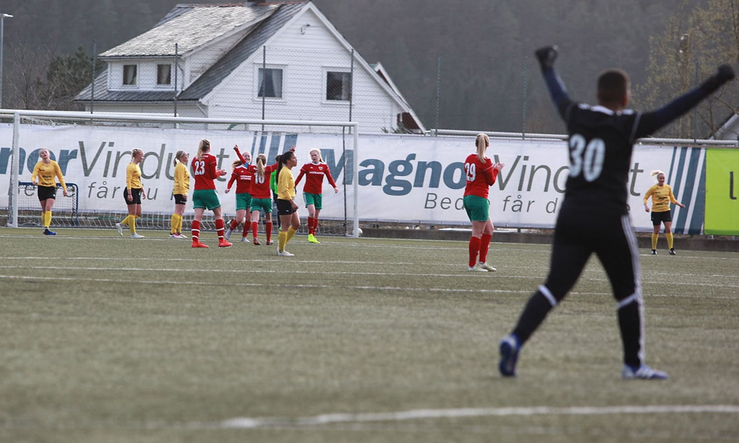 Os leia, men så utlikna Loddefjord til 1-1. (Foto: Kjetil Vasby Bruarøy)
