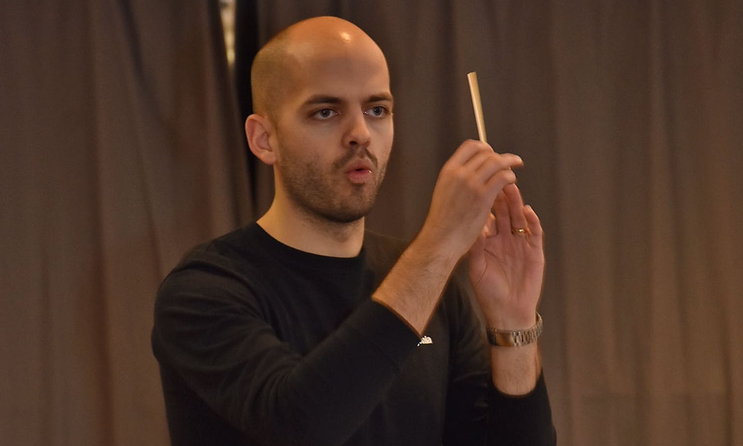 Dirigent Marius Fevang Thorstensen. (Foto: Siri Kristiansen)
