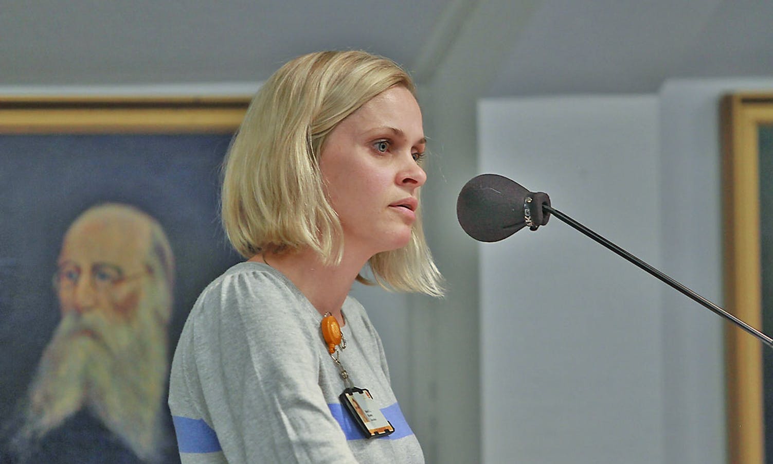 Varaordførar Marie L. Bruarøy var prega av situasjonen.  (Foto: KOG)